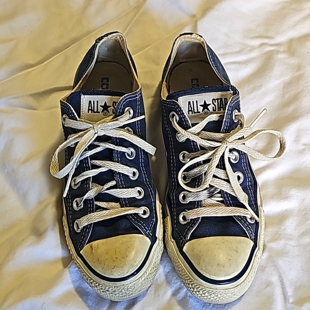 Blue converse low tops